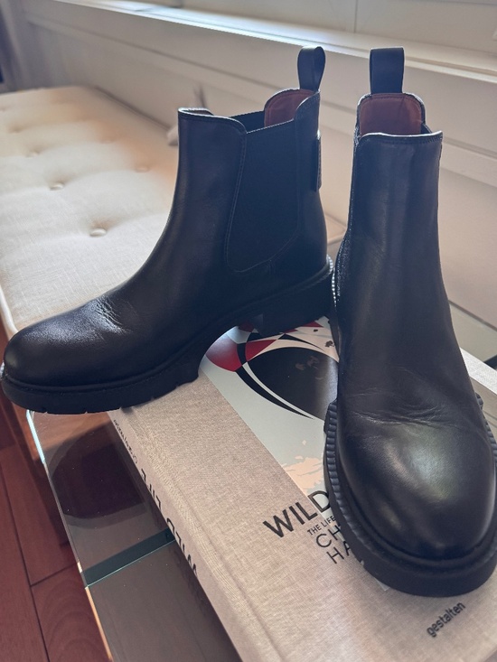 Coach Shoes - Coach Black Leather Chelsea Boots | Lug Sole | Women’s 8.5